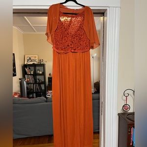 lace bridesmaid dress with long mesh skirt

STYLE# F19328